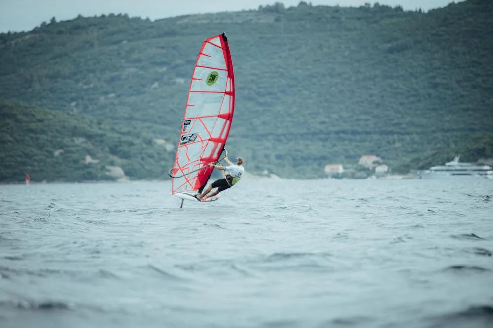 Doufám, že se windsurfing do povědomí veřejnosti opět vrátí, přeje si šampion Petr Čech