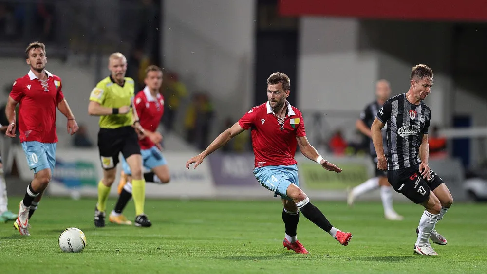 Viktoriáni v retro dresech porazili ve výročním utkání České Budějovice 2:1