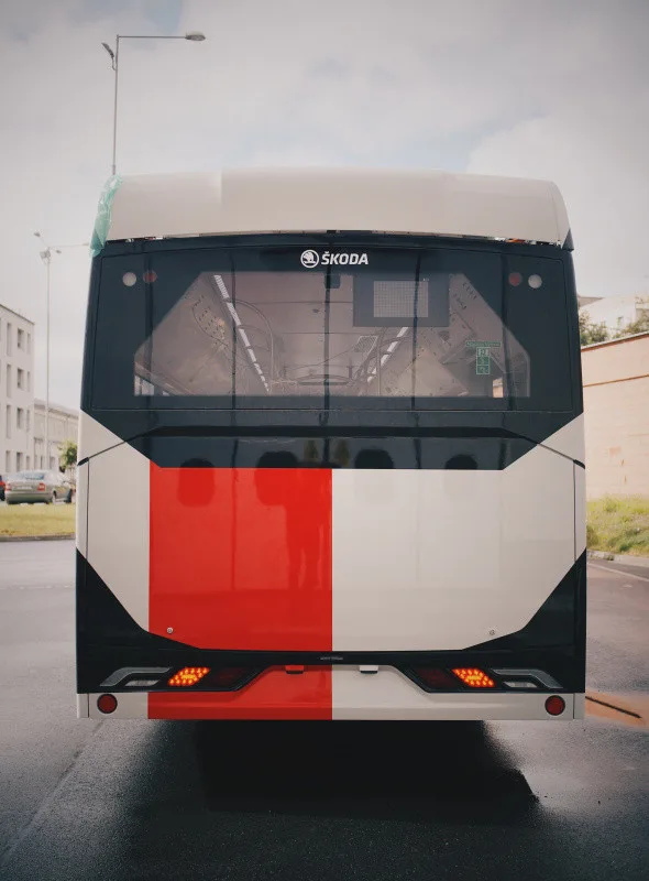 Na zkušební jízdu do ulic Plzně vyjede první elektrobus pro pražský dopravní podnik