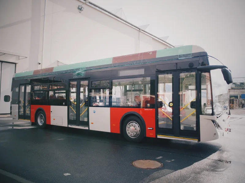 Na zkušební jízdu do ulic Plzně vyjede první elektrobus pro pražský dopravní podnik