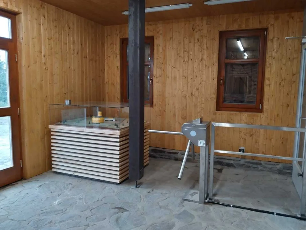 Šumavský Poledník už mohou po rekonstrukci navštívit turisté, jejich počty regulují turnikety