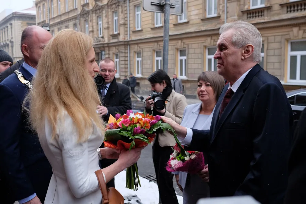 V roce 2017 přivítal prezidenta a první dámu tehdejší hejtman Josef Bernard s manželkou.