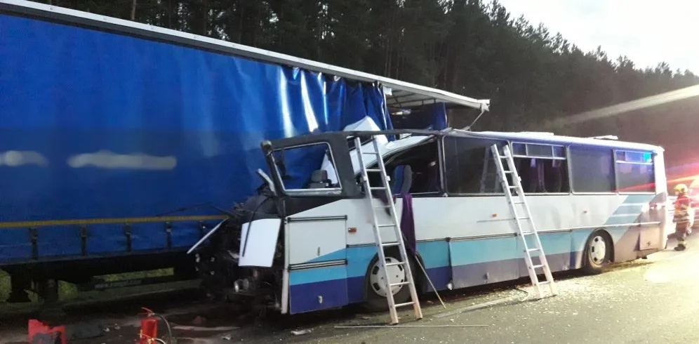 Nepozornost řidiče autobusu stála život jedné cestující, muž od soudu odešel s podmínkou