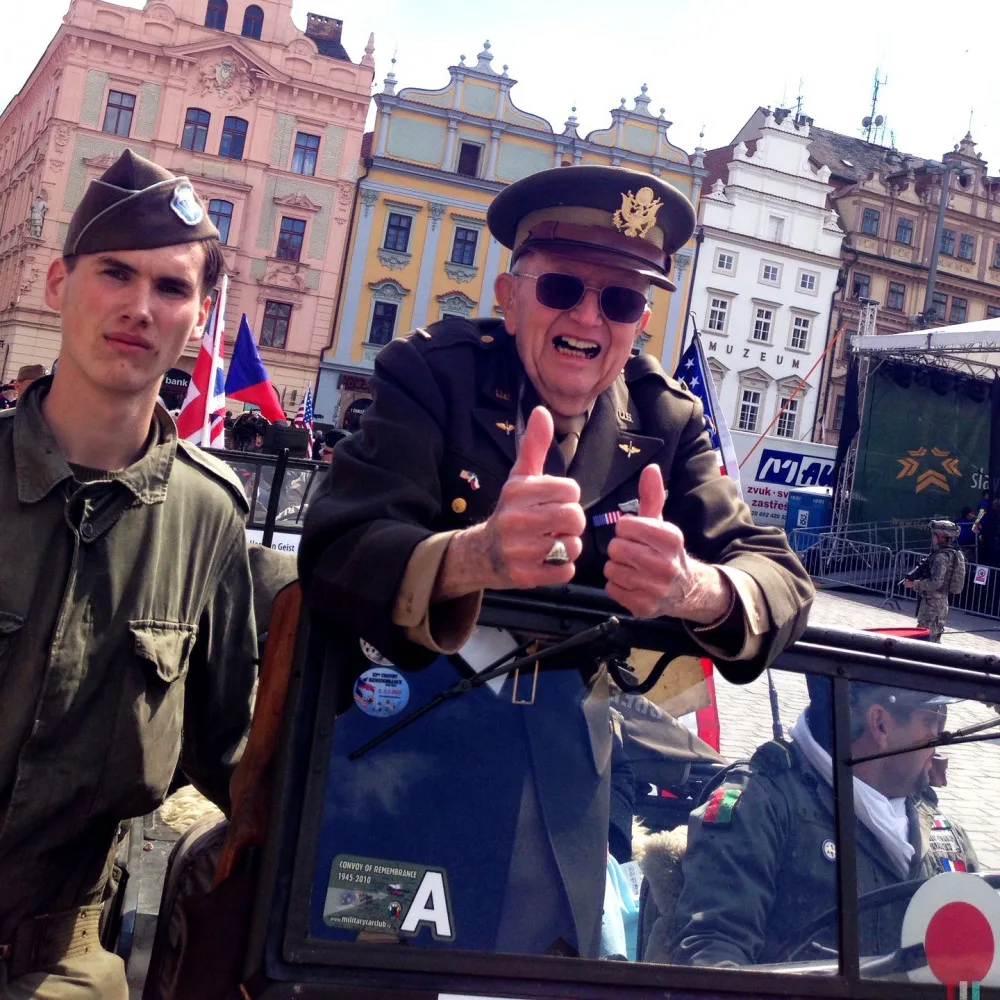 Zemřel americký válečný veterán Marion Kirkham (99), účastník Slavností svobody a bratr stíhače sestřeleného nad Chodskem