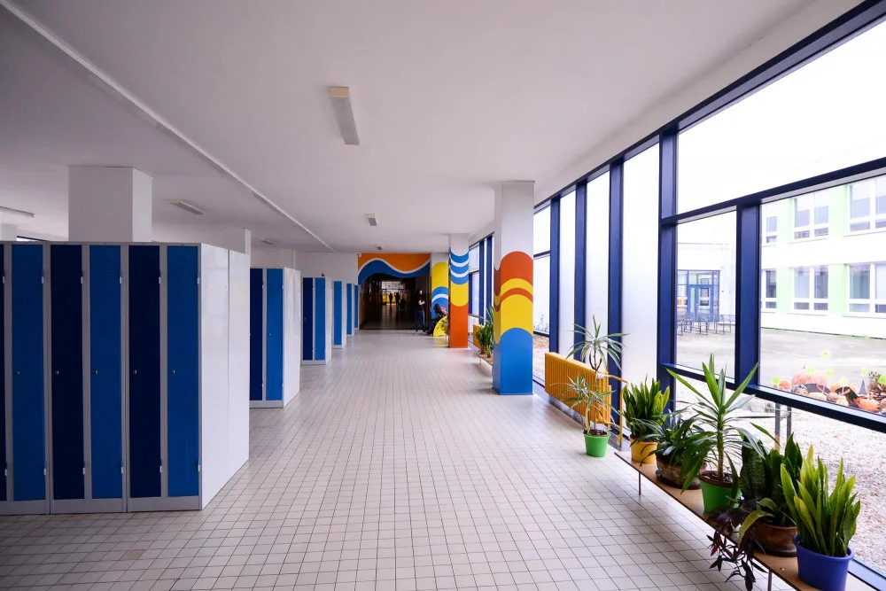 Základní škola se dočkala rekonstrukce za 56 milionů, nová je fasáda, okna i střechy