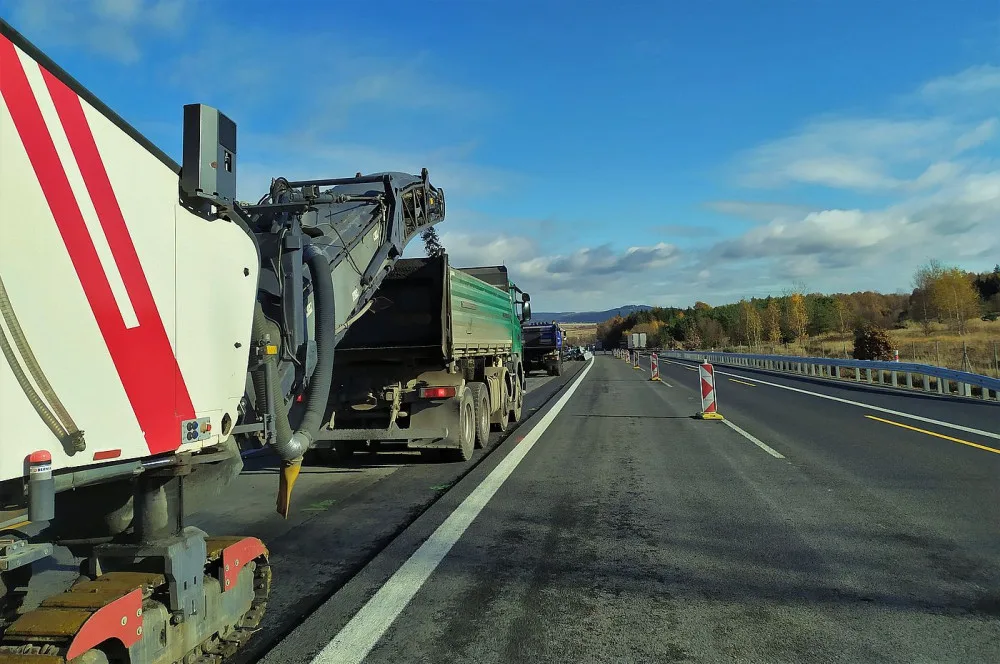 Končí další nepříjemná uzavírka na D5, motoristům se otevírá cesta z Plzně na Prahu
