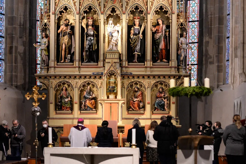 Vzniklo 30 kopií proslulé plzeňské madony, mají přenášet zázračnou moc a poskytovat ochranu
