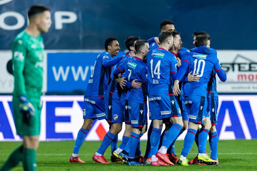 Viktoriáni porazili Slovácko 2:1 a dál ztrácejí na Slavii tři body