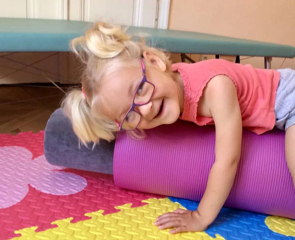 Start do života rozhodně neměla lehký pětiletá Michaelka, teď ale začíná dělat velké pokroky
