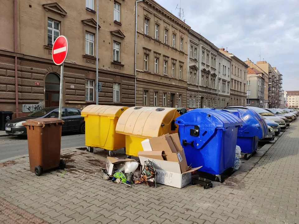 Tento nepořádek jsme naznamenali 23. prosince