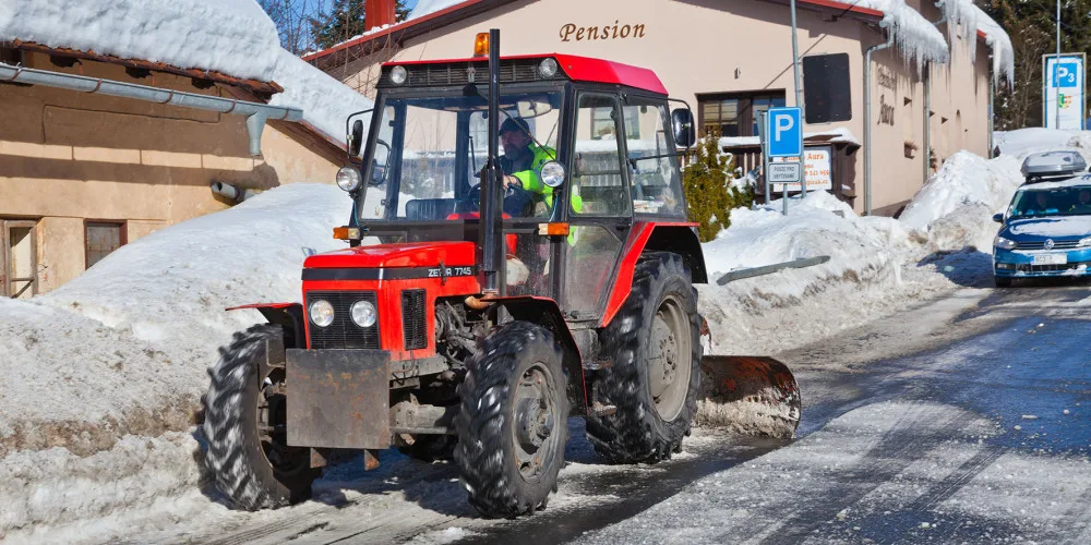 Krajští silničáři zajišťují v Plzeňském kraji zimní údržbu na 5032 kilometrech silnic se 123 sypači