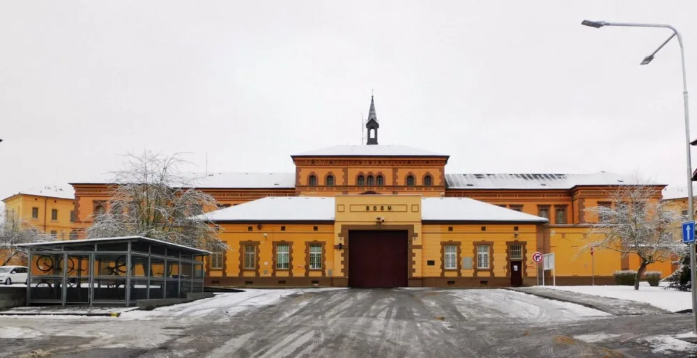 Tým zdravotníků naočkuje ve věznici na Borech přes 700 vězňů, jedná se hlavně o třetí posilující dávky