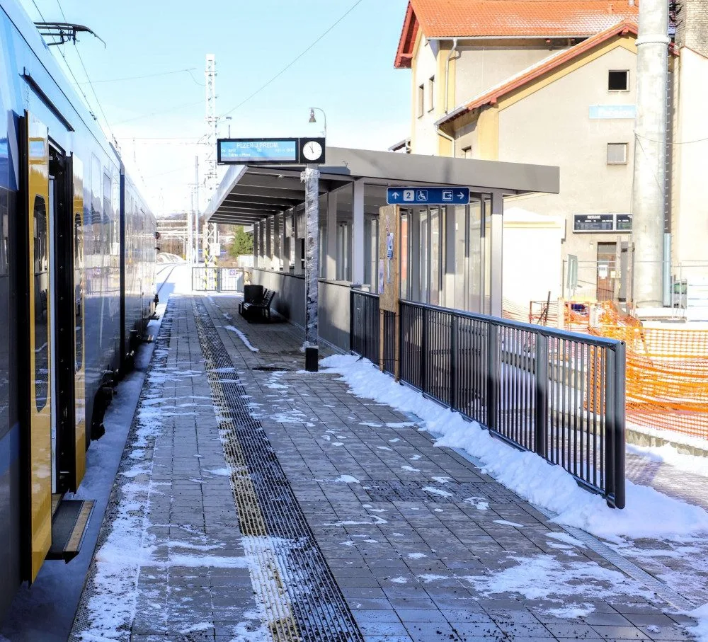 Správa železnic dokončila rekonstrukci stanice Pačejov, stála 1,3 mld. Kč