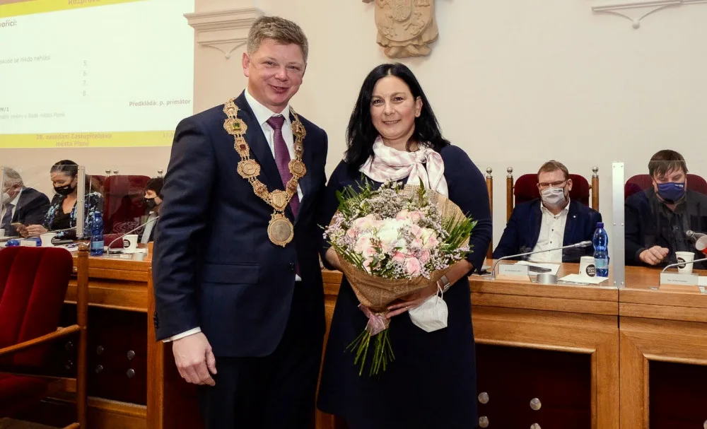 Nový primátor Plzně Pavel Šindelář s novou radní města Veronikou Jilichovou Novou