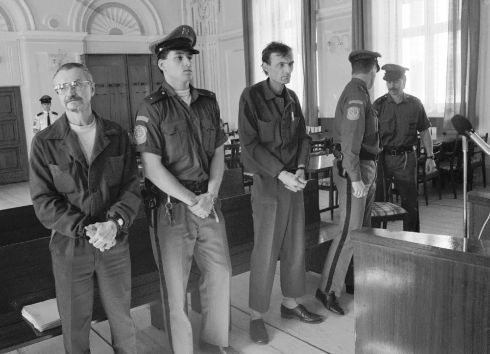 Michel Kutílek a Josef Kott u soudu v roce 1994, foto: ČTK/Vítek Vladislav