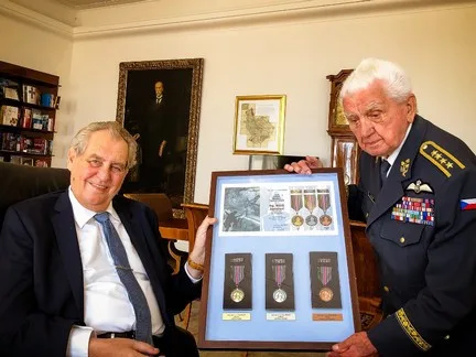 Prezident Miloš Zeman a Emil Boček při společném setkání v červenci 2021, foto: Jiří Ovčáček