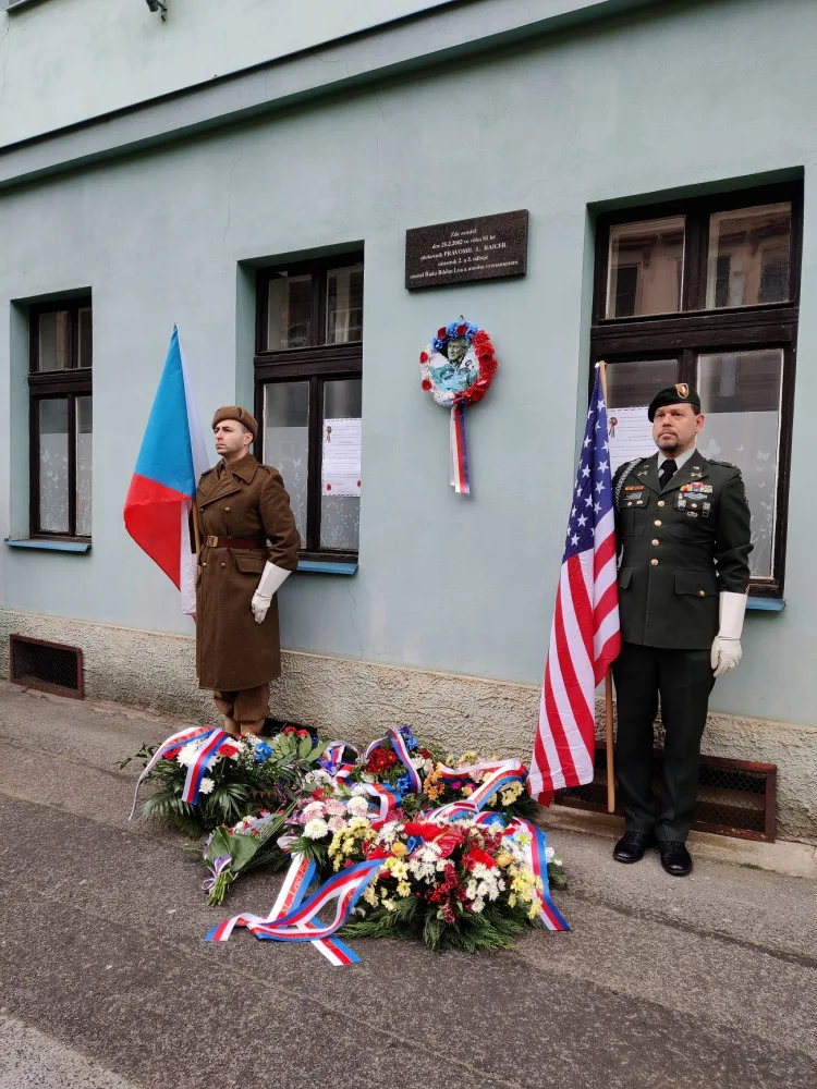 Plzeň si dnes připomněla památku plukovníka Pravomila Raichla