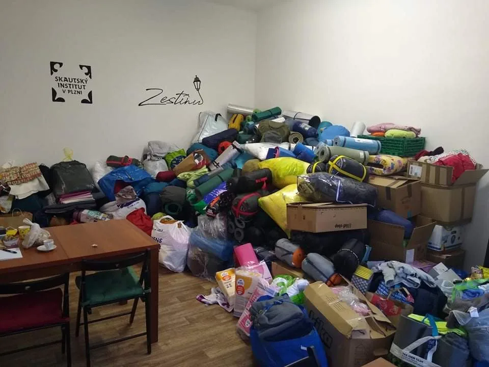 Situace ve skladu Skautského institutu po dvou hodinách od spuštění výzvy, foto: Jakub Adámek