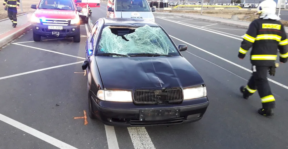 Takto dopadl po střetu s chodkyní automobil