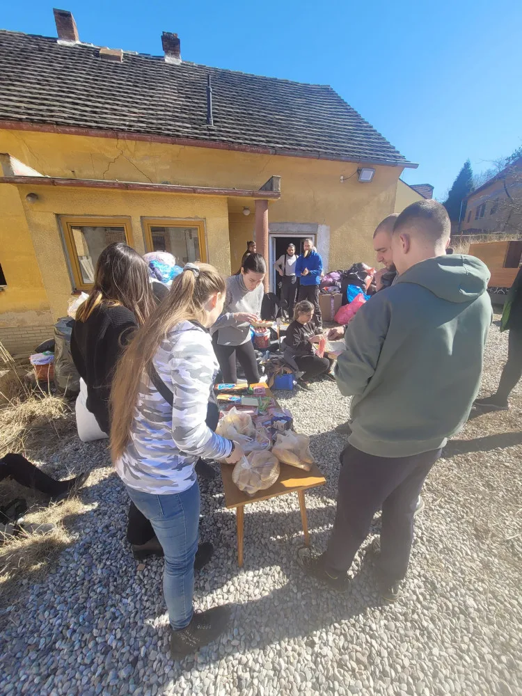 Do Plas přijela pomoci řada dobrovolníků
