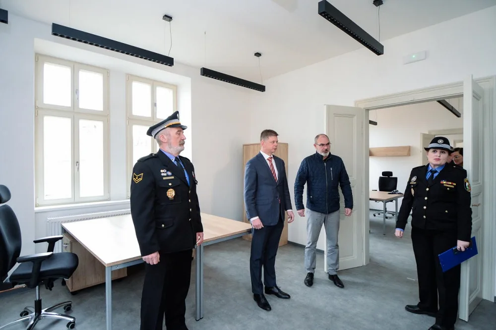 Strážníci se dočkali nové služebny, město v rámci rekonstrukce upravilo i dosud nevyužívaný byt