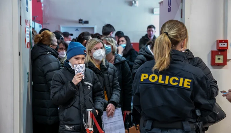 Vedení Plzně ostře odmítlo nařčení, že upřednostňuje děti ukrajinských uprchlíků před českými žáky