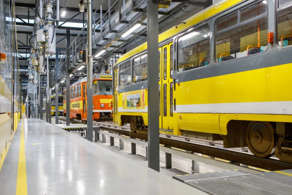 Plzeňské tramvaje už využívají největší objekt modernizované vozovny za 1,7 miliardy korun
