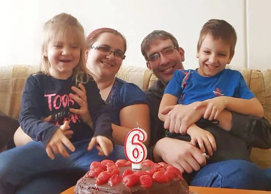 Sedmiletý Martínek dosud nemluví a je na plenách. Rodiče se přesto nevzdávají a chtějí podstoupit léčbu