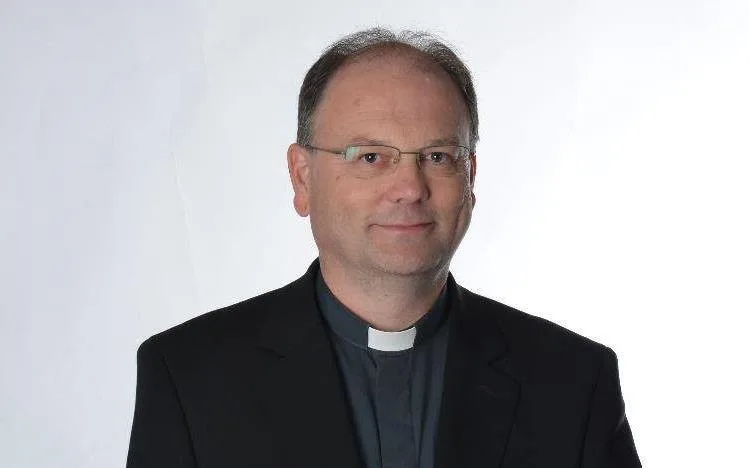 Ve funkci generálního vikáře Diecéze plzeňské skončil k 1. květnu kněz Jakub Holík