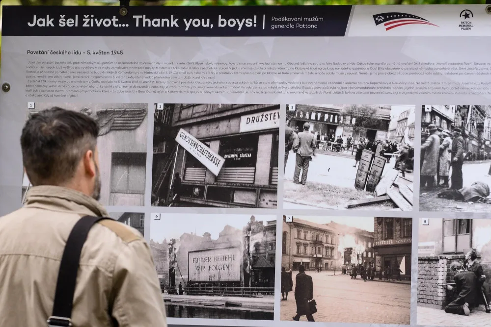 Česko je mým druhým domovem, řekl veterán George Thomson při zahájení výstavy Thank you, boys