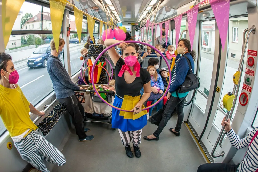 Plzeňané se mohli svézt cirkusovou tramvají, foto pořadatele