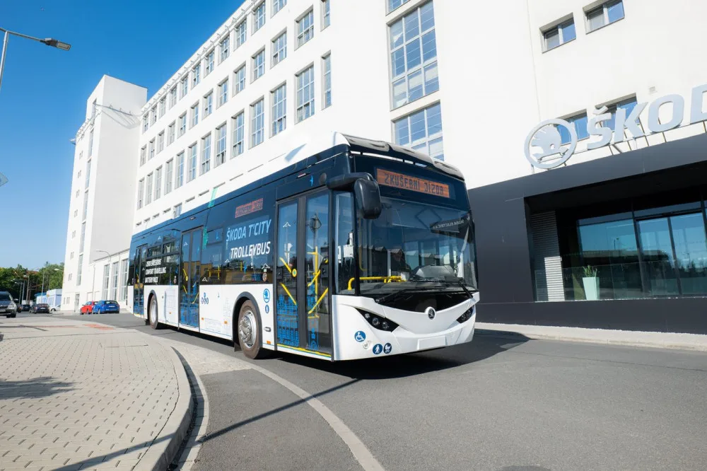 Do plzeňských ulic vyjel zcela nový typ škodováckého trolejbusu a zahájil testování v ostrém provozu
