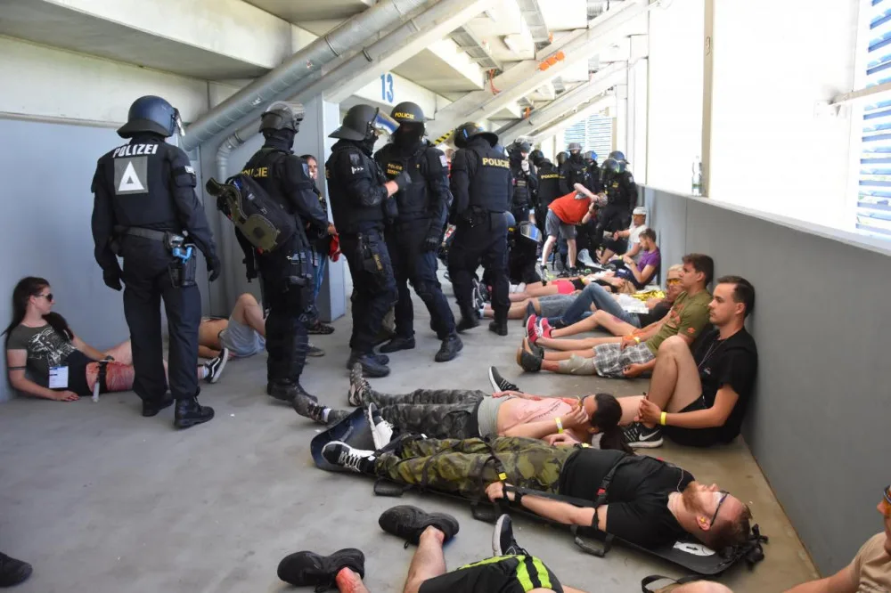 Fotbalový stadion se v rámci cvičení promění v bojiště, stovky policistů i vojáků budou zasahovat proti střelcům