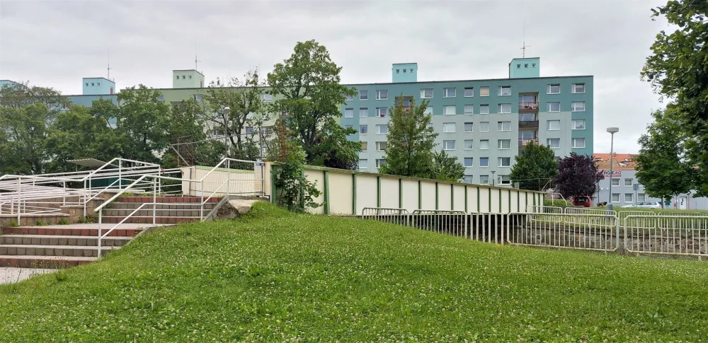 Měsíce uzavřená lávka Na Pátku se kompletní rekonstrukce nedočká, do dvou výběrových řízení se nikdo nepřihlásil