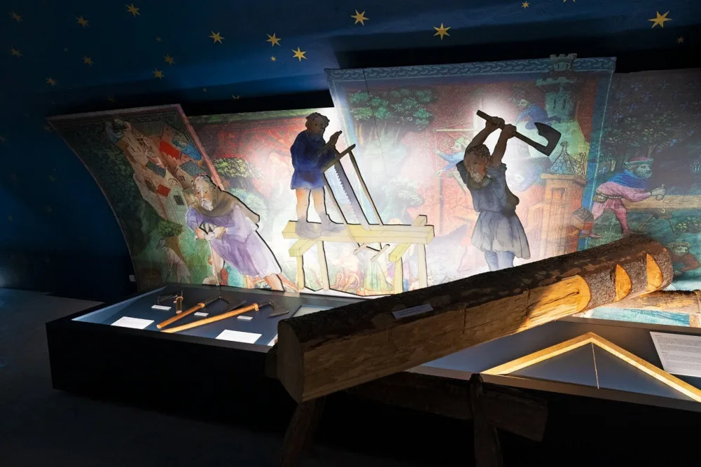 Muzeum otevřelo unikátní expozici obřích středověkých stavebních strojů