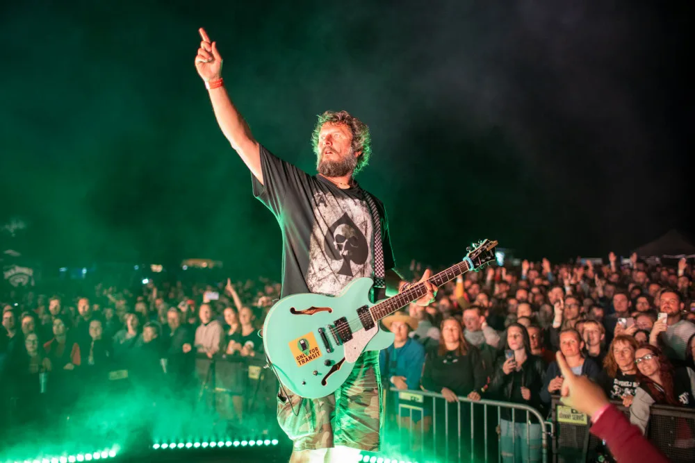 Hudební festival Hrady CZ se představí na hradě Švihov s kapelami Rybičky 48, Chinaski či Divokej Bill