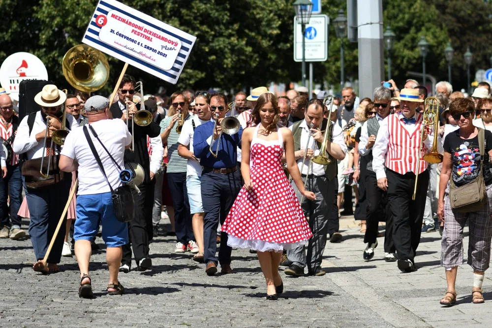O víkendu rozezní Plzeň dixielandový festival, tóny jazzu změní ulice v jeden velký taneční parket