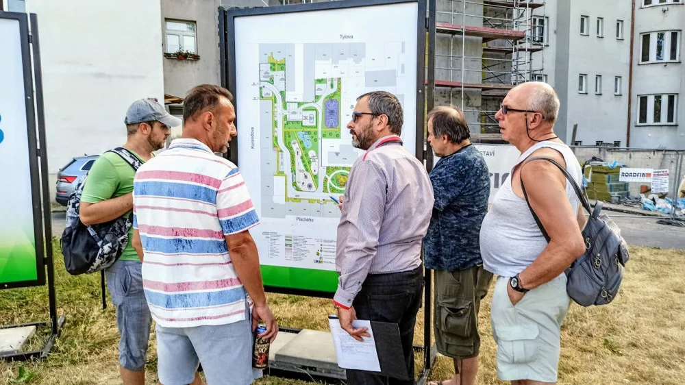 Vnitroblok Korandova projde obnovou, návrh počítá i s dětským hřištěm a parkovacími místy