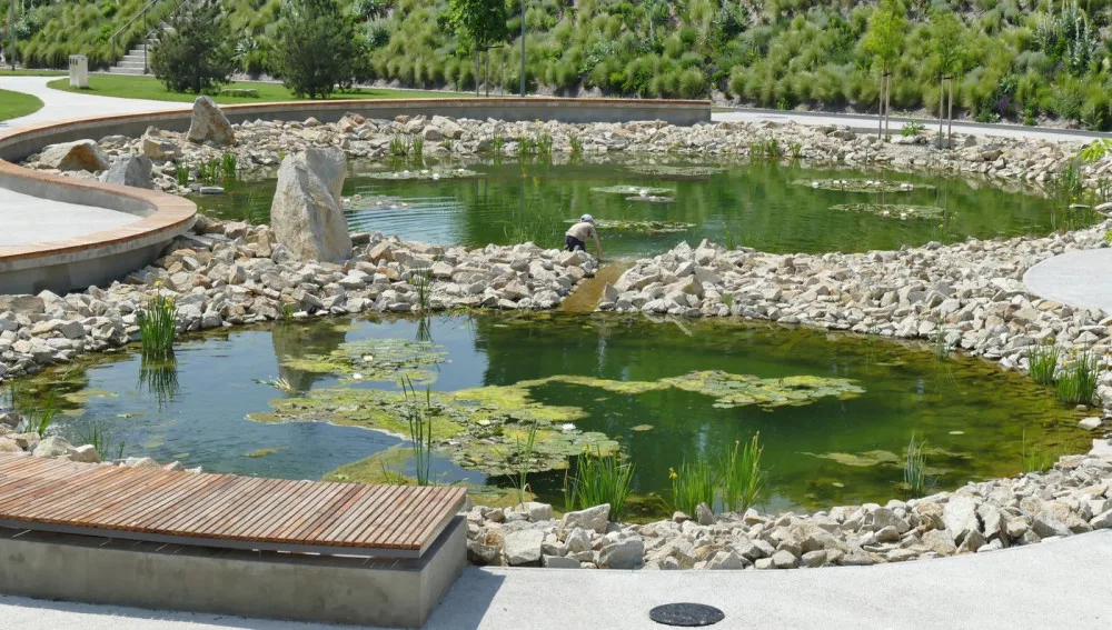 Park Jáma v Bratislavě efektivně využívající srážkové vody