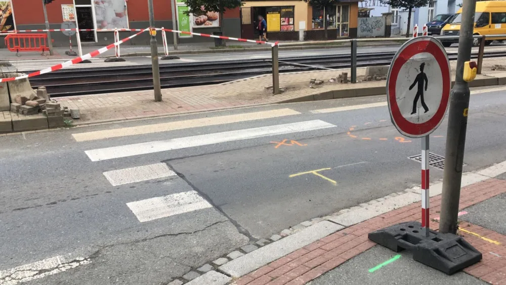 Opilý řidič dodávky smetl chodce, náraz ho odhodil 25 metrů daleko