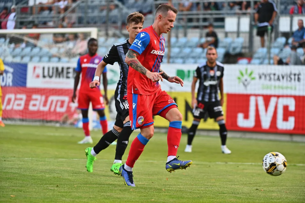 Vítězství jsme si zasloužili, byli jsme aktivnější a pro výhru si došli, myslí si Bílek po těsné výhře v Budějovicích