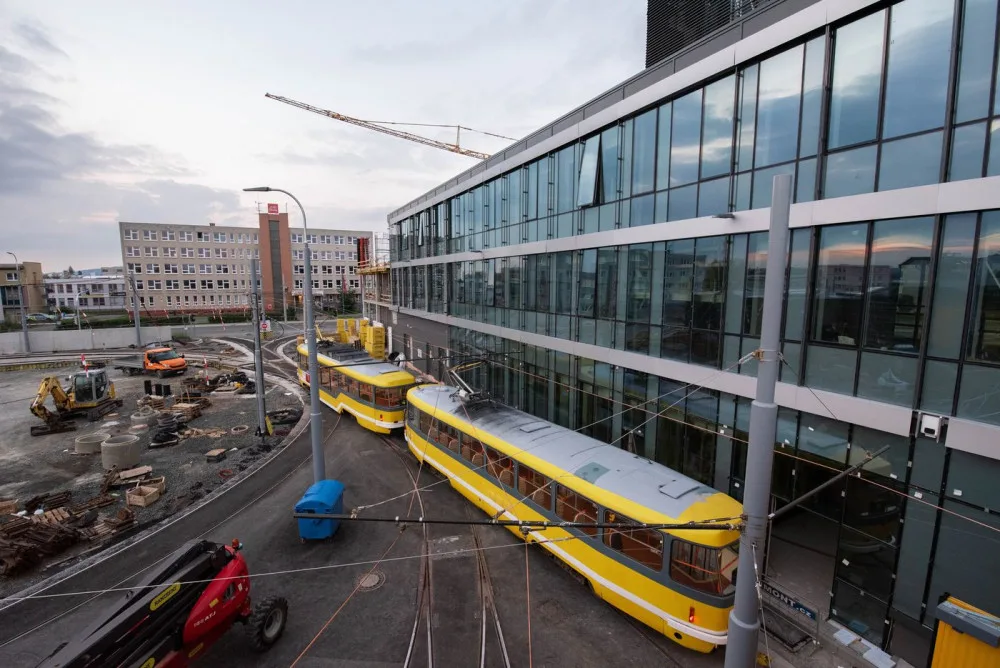Hotová je další část nové vozovny tramvají, která postupně vzniká v Plzni za 1,7 miliardy korun