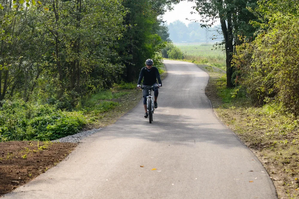 Nová cyklostezka podél Mže z Křimic do Malesic již slouží cyklistům. Měří 1,5 km a stála osm milionů
