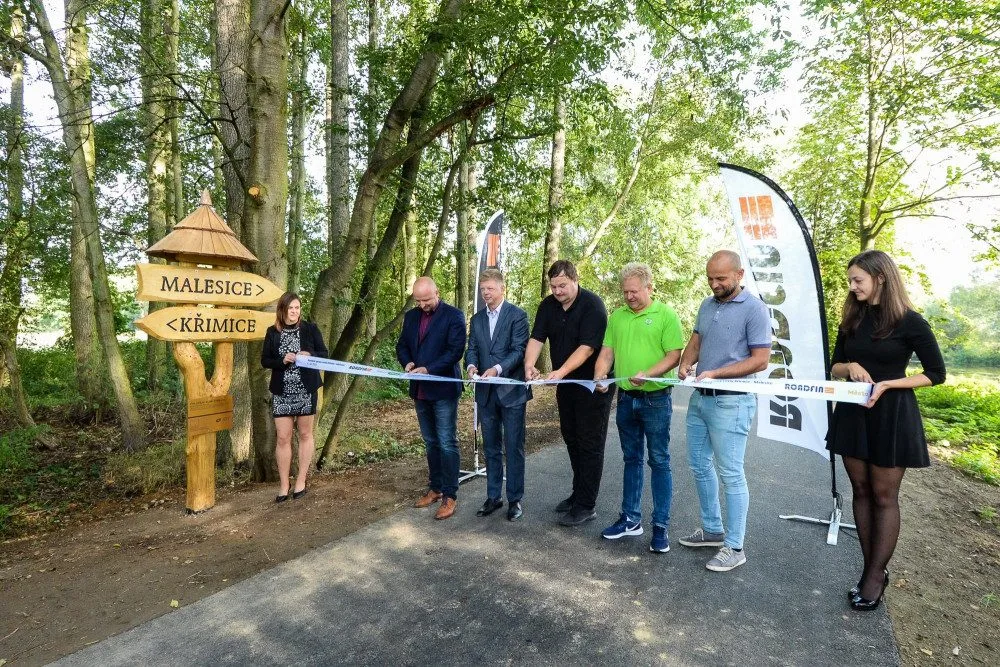 Nová cyklostezka podél Mže z Křimic do Malesic již slouží cyklistům. Měří 1,5 km a stála osm milionů