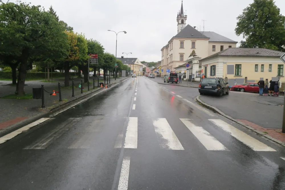 Silně opilý muž způsobil nehodu a škodu za více než 100 tisíc, navíc měl platný zákaz řízení