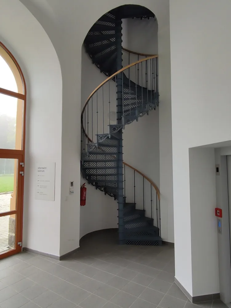V areálu psychiatrické nemocnice opravili vodárenskou věž, budou tam skupinové terapie