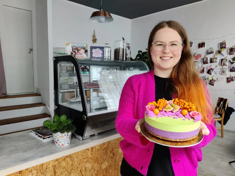 Úchvatné a netradiční dorty má na svědomí cukrářka Anna Habernalová, ráda experimentuje i s vlastní čokoládou