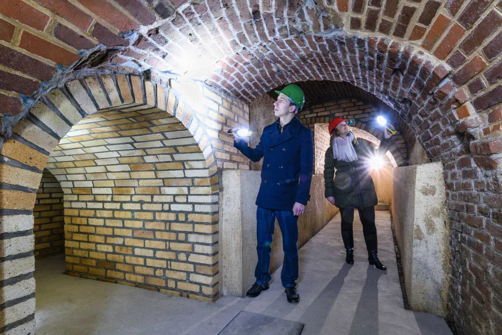 Plzeňské historické podzemí za svitu baterek (10)