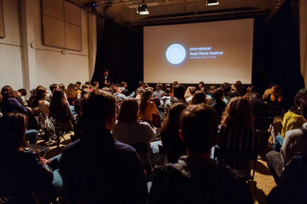 V Plzni odstartoval jediný evropský road movie festival, nabídne 33 snímků