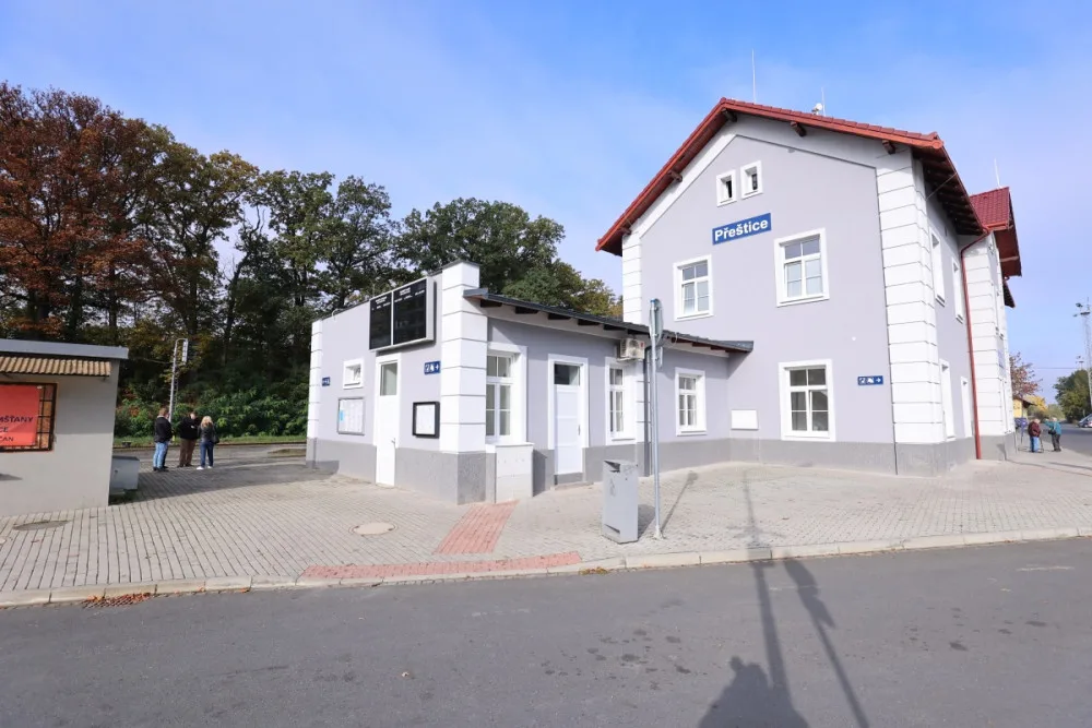 Téměř 150 let stará výpravní budova v Přešticích se dočkala obnovy za celkem 21 milionů